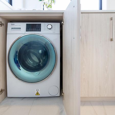 Luxurious Studio Prime Location City Centre クライストチャーチ エクステリア 写真